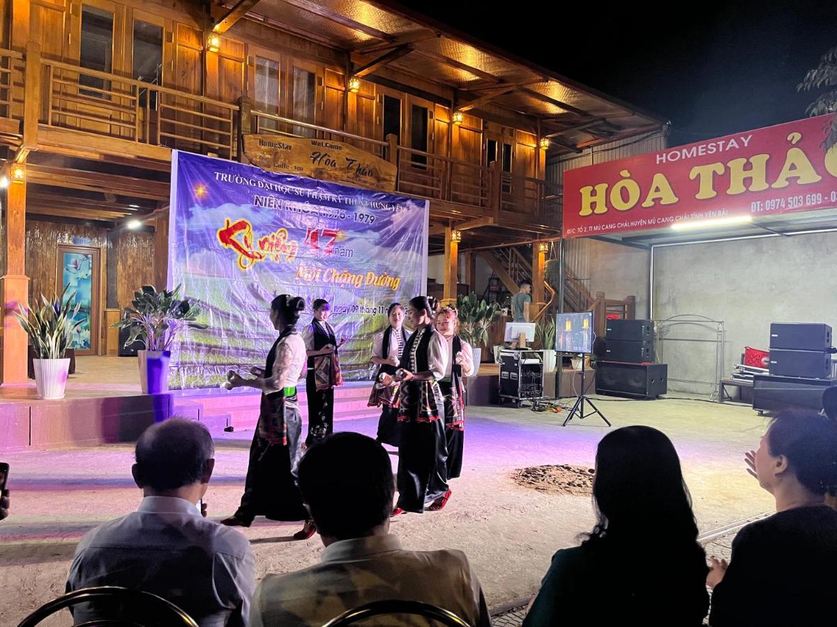 Homestay Hoa Thao - Bus ,Trek & Motorbike Mu Cang Chai Exterior photo